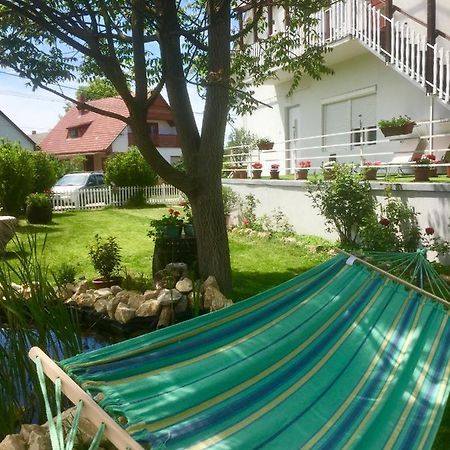 Lelle-Kert Apartman 02 Balatonlelle Exteriér fotografie