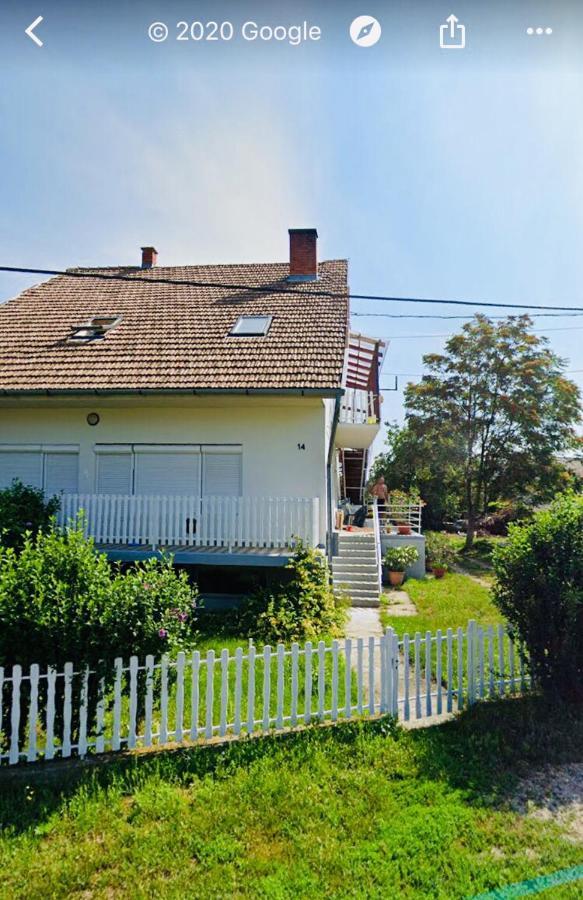 Lelle-Kert Apartman 02 Balatonlelle Exteriér fotografie