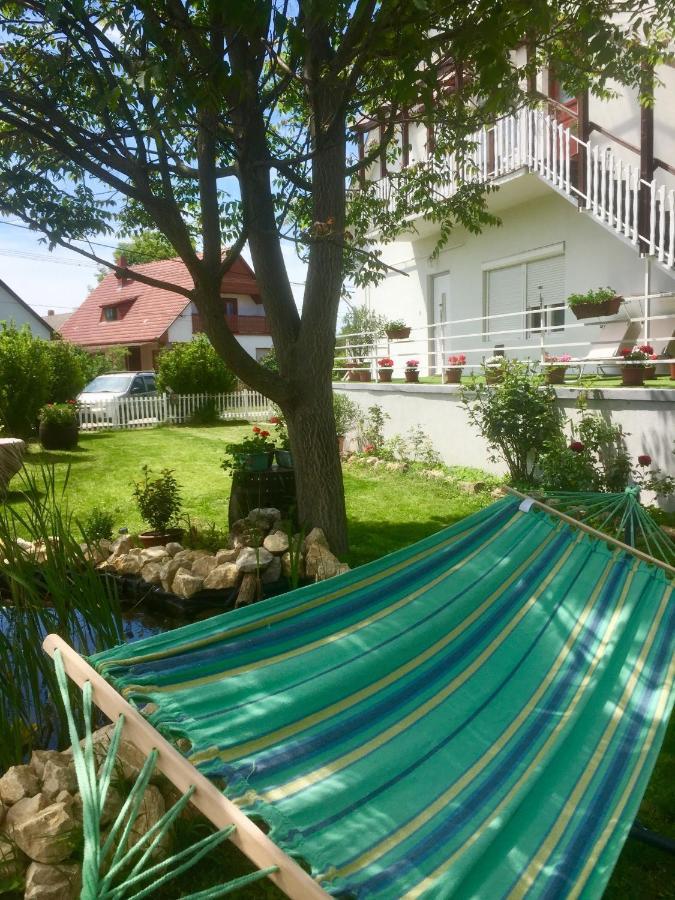 Lelle-Kert Apartman 02 Balatonlelle Exteriér fotografie