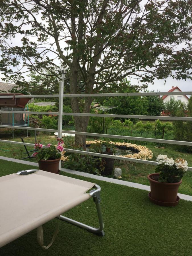 Lelle-Kert Apartman 02 Balatonlelle Exteriér fotografie
